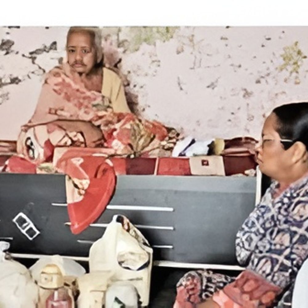 સમાજના નિરાધાર વૃદ્ધો માટે ‘Share With Smile’ પહેલ: કરચલીવાળા ચહેરા પર સ્મિત લાવવાનો પ્રયાસ.