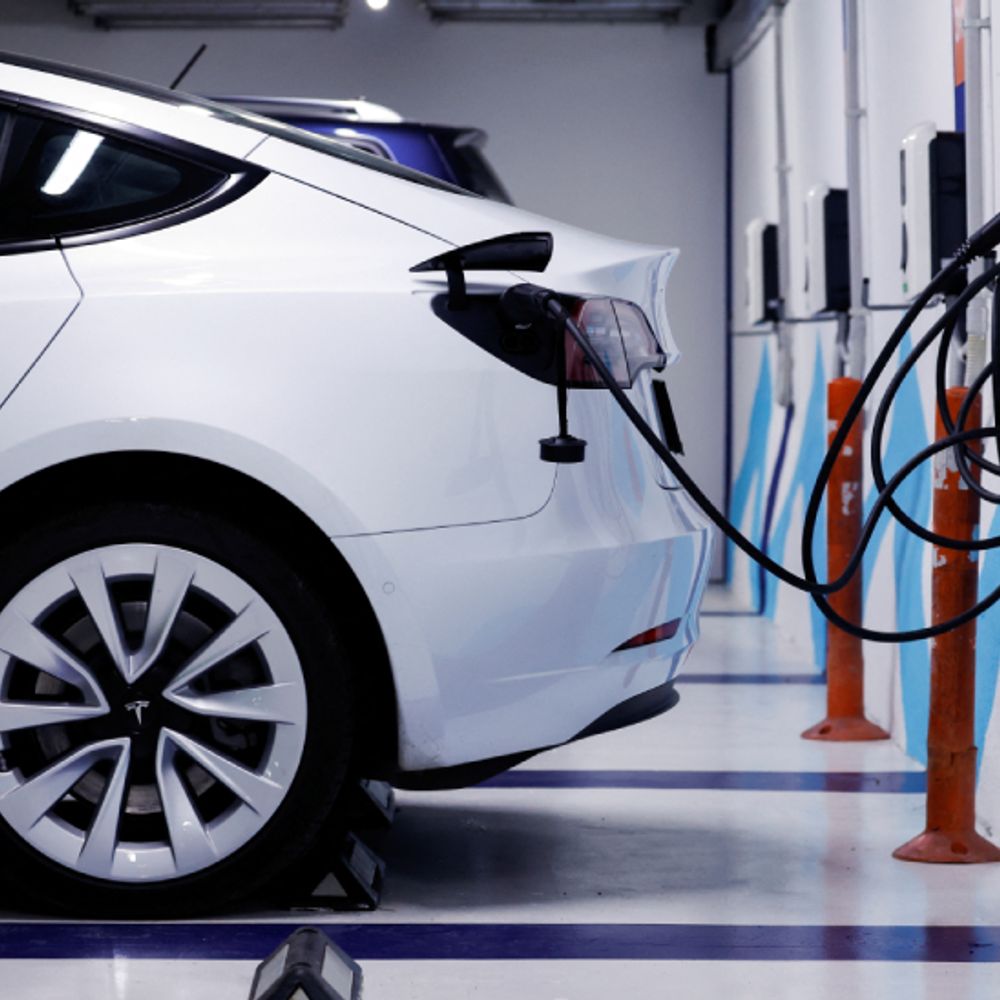 મંડે મેગા સ્ટોરી:પેટ્રોલ-ડીઝલની કમઠાણ વચ્ચે RTOમાં ઇવીની નોંધણી વધી, ઇ-કારમાં 131%, ઇ-ટુ વ્હીલરમાં 21%નો વધારો