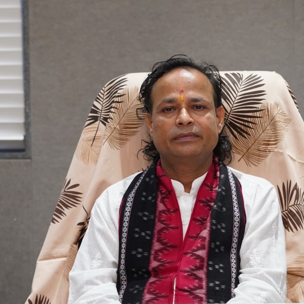 ધાર્મિક આયોજન:અમદાવાદના શ્રી નિમ્બાર્ક નારાયણ તીર્થધામ પ્રેરણા પીઠ ખાતે ડૉ. પંડિત કાશીનાથ મિશ્રાની વિશેષ ઉપસ્થિત રહ્યા