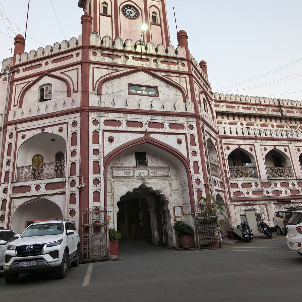 સુરતમાં ટિકિટ મેળવવા માટે દાવેદારોનું એડીચોટીનું જોર લગાવવાનું શરૂ:કોની કપાશે ટિકિટ અને કોને મળશે તક?, PM મોદીના પ્રવાસ બાદ ગમે તે ક્ષણે વાગશે ચૂંટણીનો શંખનાદ