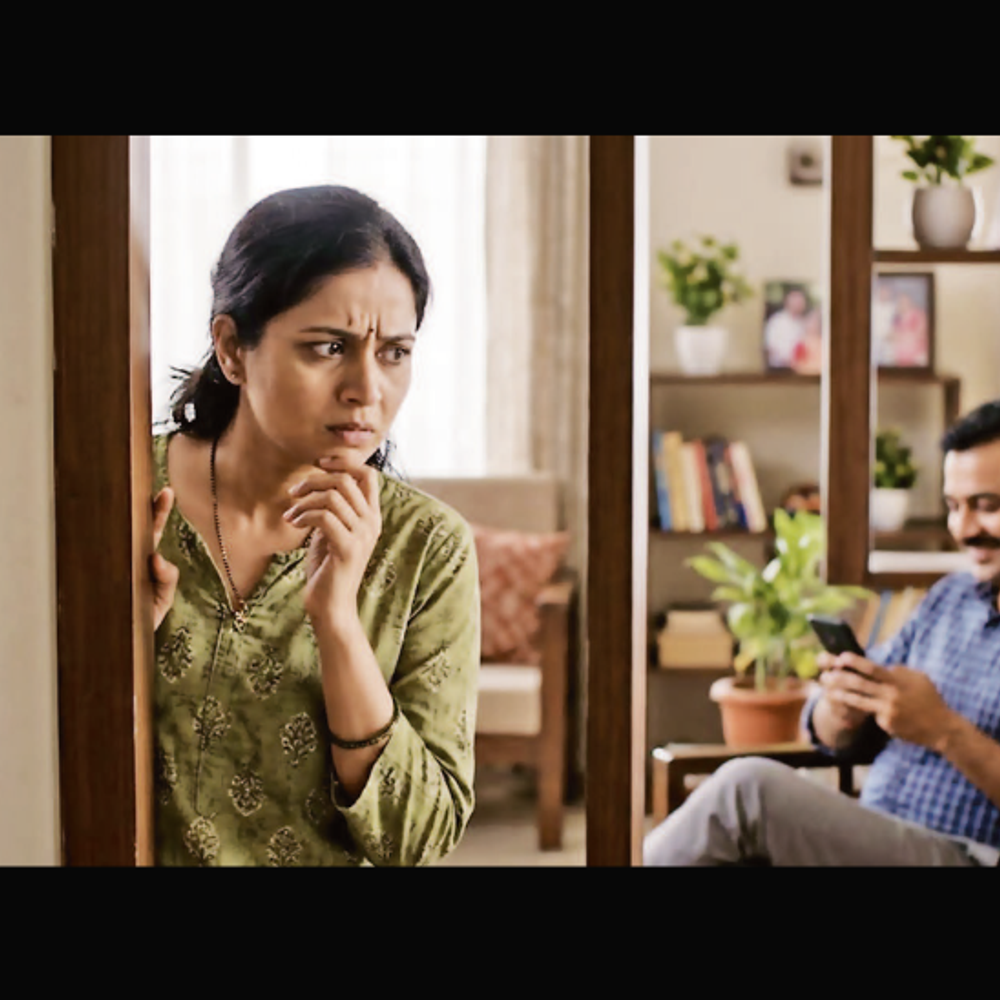 મનદુરસ્તી: "નક્કી એ મારાથી કંઈક તો છુપાવે જ છે!" આ વાર્તામાં પૂર્વાંગીના મનમાં ચાલતા વિચારોનું વર્ણન છે.