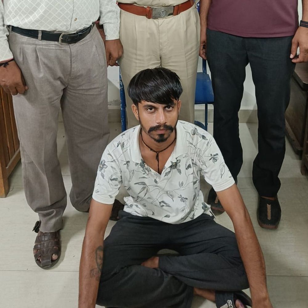 બોટાદ RPFએ રેલવે ટિકિટના કાળા બજારનો પર્દાફાશ કર્યો:બે આરોપી ઝડપાયા, ₹3.87 લાખની 82 ટિકિટ જપ્ત