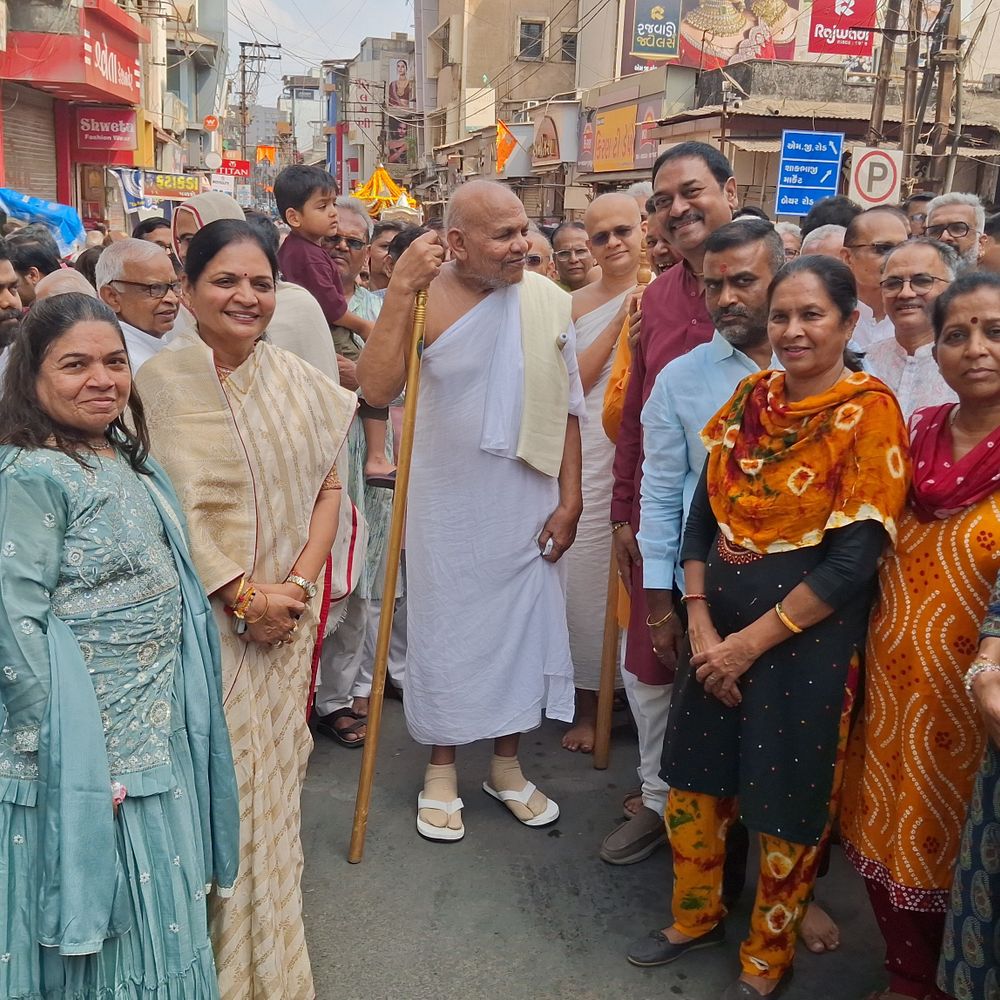 વલસાડમાં ભગવાન મહાવીર સ્વામીનો 2600મો જન્મ કલ્યાણક મહોત્સવ ઉજવાયો:ભવ્ય શોભાયાત્રા નીકળી, રાજકીય અગ્રણીઓ જોડાયા