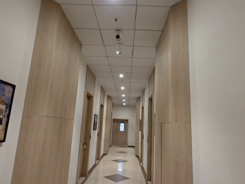 મિડલ ઈસ્ટ યુદ્ધથી ગેસ સપ્લાય ઘટતા સુરતના હોસ્પિટાલિટી સેક્ટરમાં મંદી, કોર્પોરેટ ટ્રાવેલિંગમાં કાપ અને બિઝનેસમાં મોટું નુકસાન.