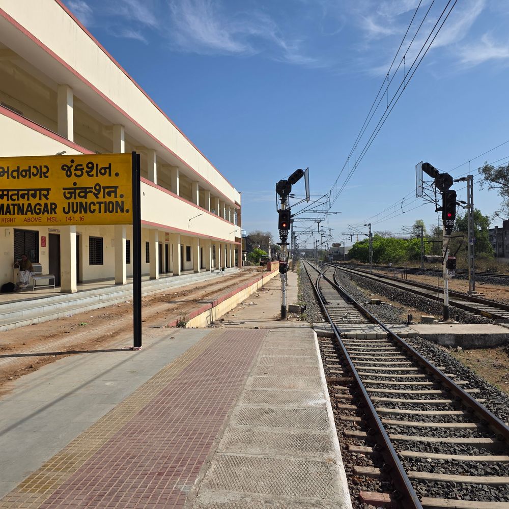 આજે ખેડબ્રહ્માથી અસારવા મેમુનું ઉદ્ઘાટન:વડાપ્રધાન કરાવશે પ્રસ્થાન, 1 એપ્રિલથી નિયમિત સેવા શરૂ, જાણો ટાઇમટેબલ