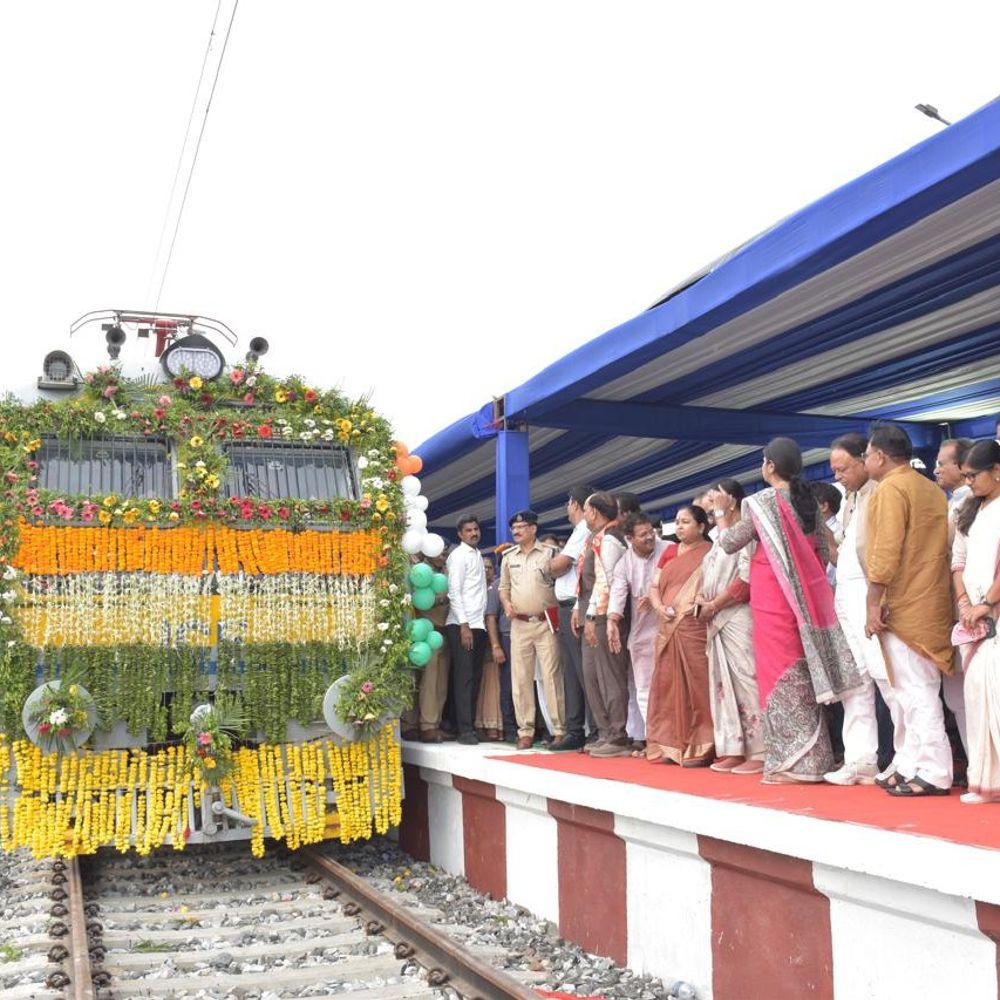 ખેડબ્રહ્મા-અસારવા MEMU ટ્રેન સેવા શરૂ:વડાપ્રધાને વર્ચ્યુઅલી લીલી ઝંડી આપી, પરિવહન સુવિધામાં વધારો