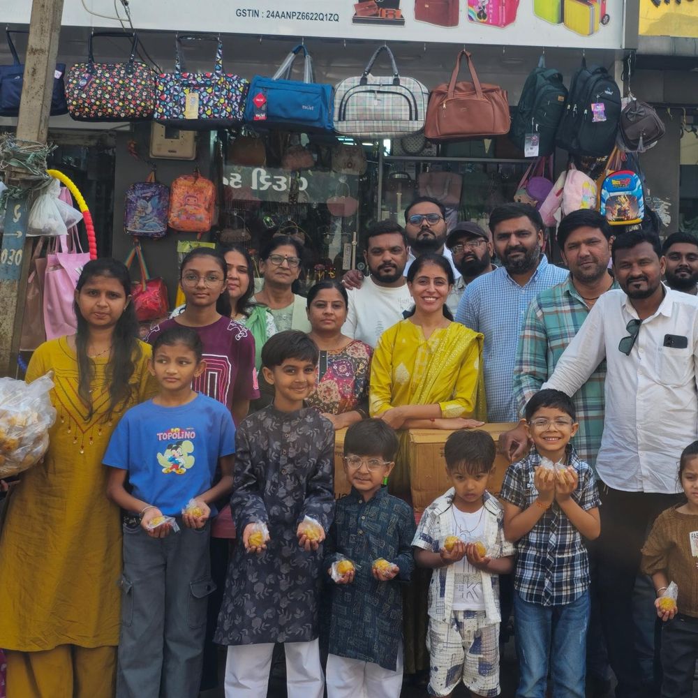 સુરેન્દ્રનગરમાં મહાવીર સ્વામીનો 2624મો જન્મ કલ્યાણક ઉજવાયો:અજરામર એક્ટિવ અસોર્ટ દ્વારા હજારો ભાવિકો માટે લાડુનો મહાપ્રસાદ