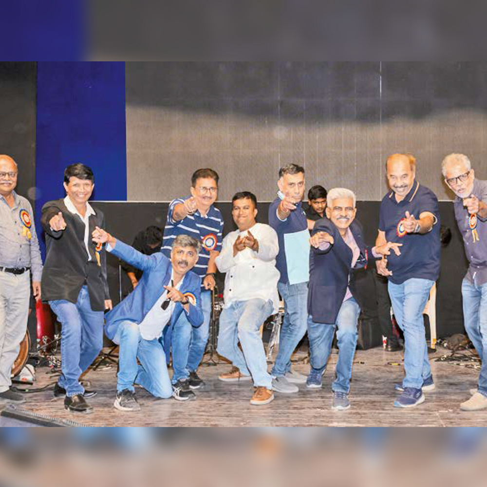 SVNIT એલ્યુમની એસોસિએશનની મ્યુઝિકલ નાઇટ.