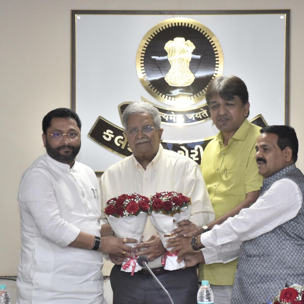 સુરત જિલ્લામાં 22.83 કરોડના વિકાસકામો મંજૂર:નાણામંત્રી કનુભાઈ દેસાઈની અધ્યક્ષતામાં મળેલી બેઠકમાં 742 જનસુવિધાના પ્રોજેક્ટ્સને મળી લીલીઝંડી