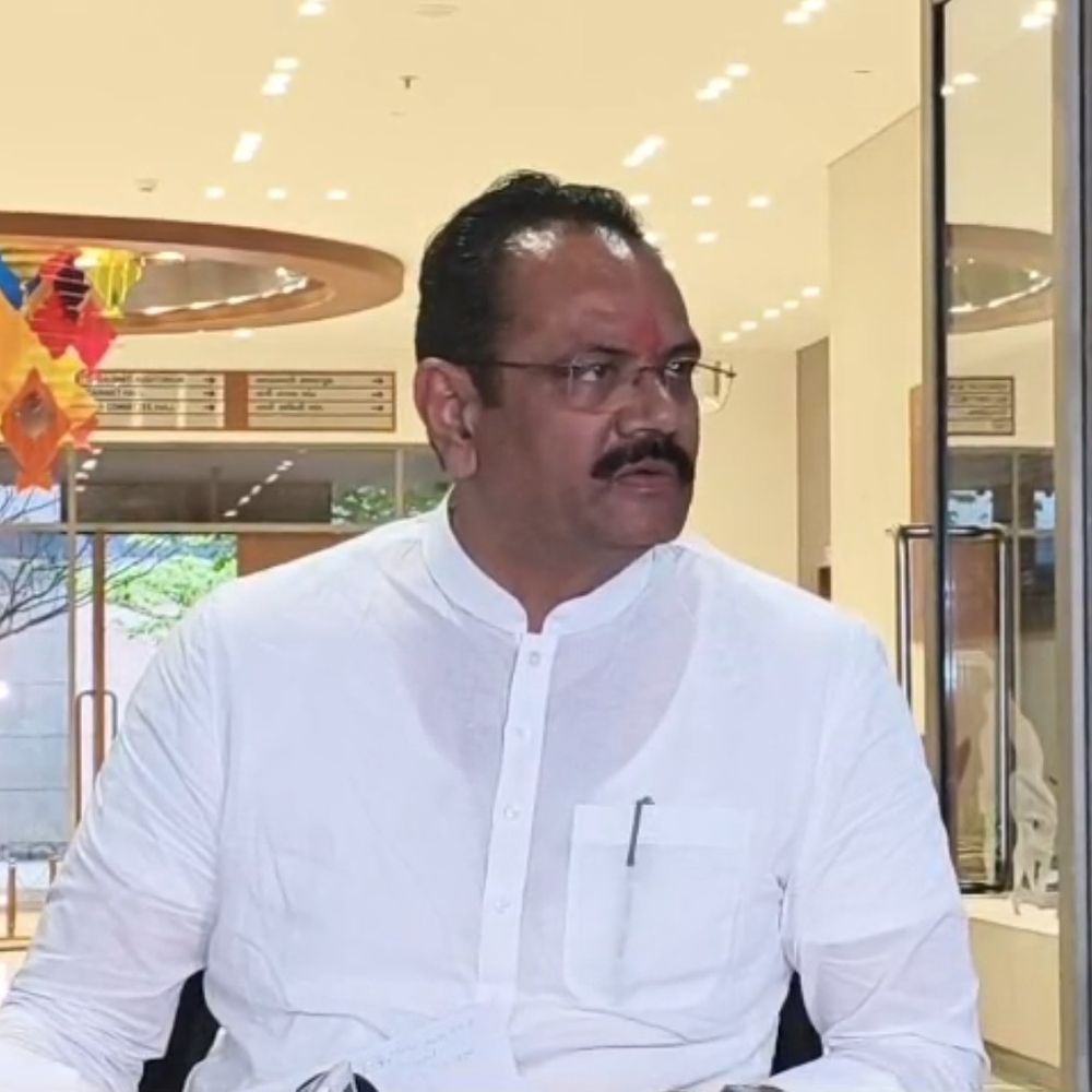 ચૂંટણીના એલાન બાદ CM નિવાસે ચૂંટણી સમિતિની બેઠક:વાઘાણીએ કહ્યું કે, ઉમેદવારો માટેના ક્રાઈટેરિયા નક્કી થશે, પારદર્શક અને લોકશાહી ઢબે ઉમેદવારોની પસંદગી કરીશું