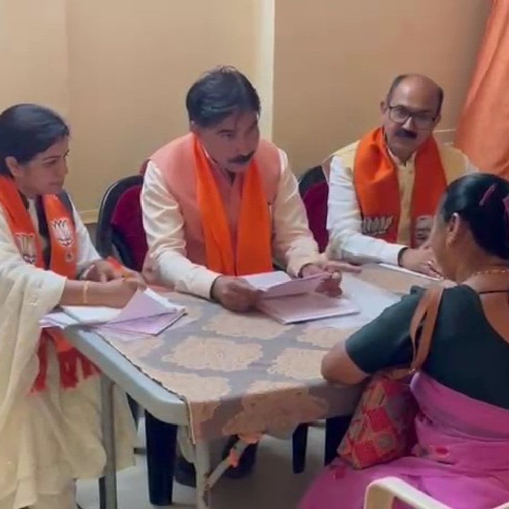 બોટાદ ભાજપમાં સ્થાનિક ચૂંટણી માટે દાવેદારોનો ધસારો:સાળંગપુરમાં BAPS મંદિરે સેન્સ પ્રક્રિયા, પ્રદેશ નિરીક્ષકોએ રજૂઆતો સાંભળી