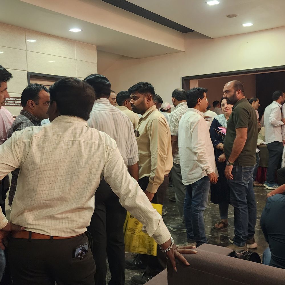 વેરાવળ નગરપાલિકાની 44 બેઠકો માટે 300 થી વધુ દાવેદારી:ભાજપમાં ઉમેદવારોનો રાફડો ફાટ્યો, નિર્ધારિત સમય કરતાં વધુ સેન્સ પ્રક્રિયા ચાલી