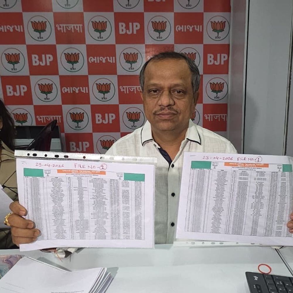 બંગાળમાં ભાજપનો 'સુરત પ્લાન':મમતાના ગઢમાં ગાબડું પાડવા સુરતથી 4 સ્પેશિયલ ટ્રેન દોડાવશે, 5000 મતદારોને મફતમાં કોલકાતા મોકલાશે