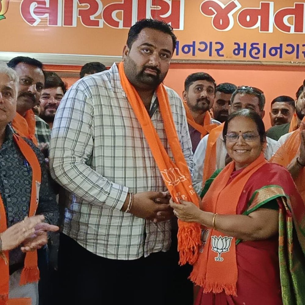 કોંગ્રેસના ઋષિરાજસિંહ જાડેજા ભાજપમાં જોડાયા:વોર્ડ નં. 2 ના સક્રિય નેતાએ બીનાબેન કોઠારીની હાજરીમાં કેસરિયો ધારણ કર્યો