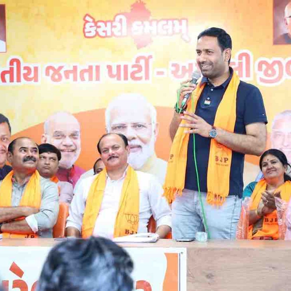 અમરેલી નગરપાલિકા ચૂંટણી અંગે ભાજપે મહત્વની બેઠક યોજી:પ્રભારી, ઉર્જામંત્રીની ઉપસ્થિતિમાં હોદ્દેદારો-કાર્યકરોને માર્ગદર્શન અપાયું