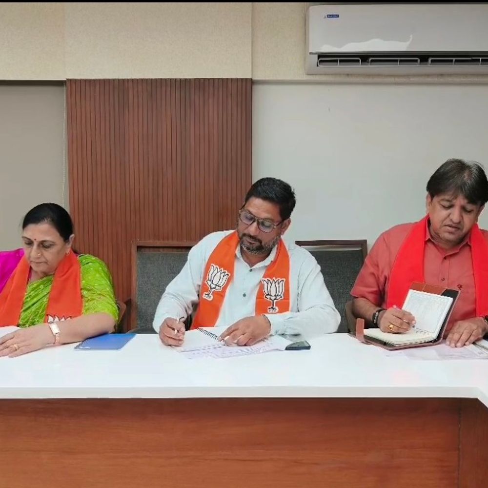 મહીસાગરમાં ભાજપની સેન્સ પ્રક્રિયાનો પ્રારંભ:બે દિવસ સુધી ઉમેદવારોની પસંદગી પ્રક્રિયા ચાલશે, નિરીક્ષકોએ દાવેદારોને સાંભળ્યાં