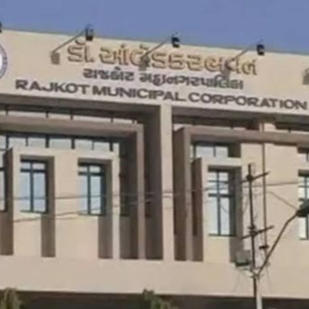 રાજકોટ જિલ્લામાં 19.42 લાખ મતદારો:ફાઈનલ મતદાર યાદીમાં મનપાના 1થી 18 વોર્ડમાં 9.85 લાખ, 11 તાલુકાઓમાં 9.56 લાખ વોટર્સ
