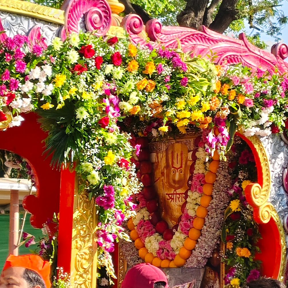 હનુમાન જન્મોત્સવની આજથી બે દિવસ ભવ્ય ઉજવણી:મુખ્યમંત્રી ભૂપેન્દ્ર પટેલે કેમ્પ હનુમાન મંદિરથી શોભાયાત્રાને પ્રસ્થાન કરાવ્યું, દાદાની જાયન્ટ ગદા અને ઓપરેશન સિંદૂરના ટેબ્લોએ જમાવ્યું આકર્ષણ