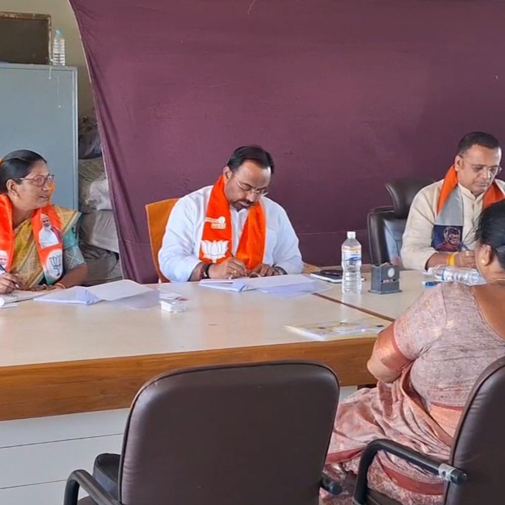 સ્થાનિક સ્વરાજ્યની ચૂંટણી માટે સેન્સ પ્રક્રિયાનો પ્રારંભ:​જૂનાગઢ જિલ્લામાં સ્થાનિક સ્વરાજ્યની ચૂંટણીનો ધમધમાટ: ભાજપ દ્વારા નિરીક્ષકોની હાજરીમાં વંથલી અને જિલ્લા કાર્યાલય ખાતે ઉમેદવારો માટે સેન્સ પ્રક્રિયા હાથ ધરાઈ