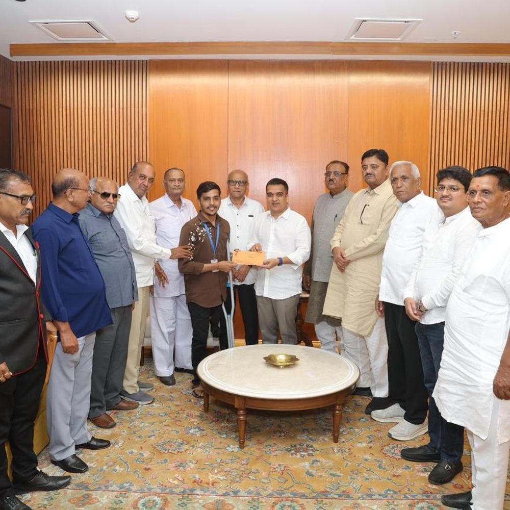 ખેડૂત પરિવારોને 11 લાખનું સુરક્ષા કવચ:નાયબ મુખ્યમંત્રી હર્ષ સંઘવીએ દિવ્યાંગ કર્મચારીઓને કાયમી નિમણૂક પત્રો આપ્યા