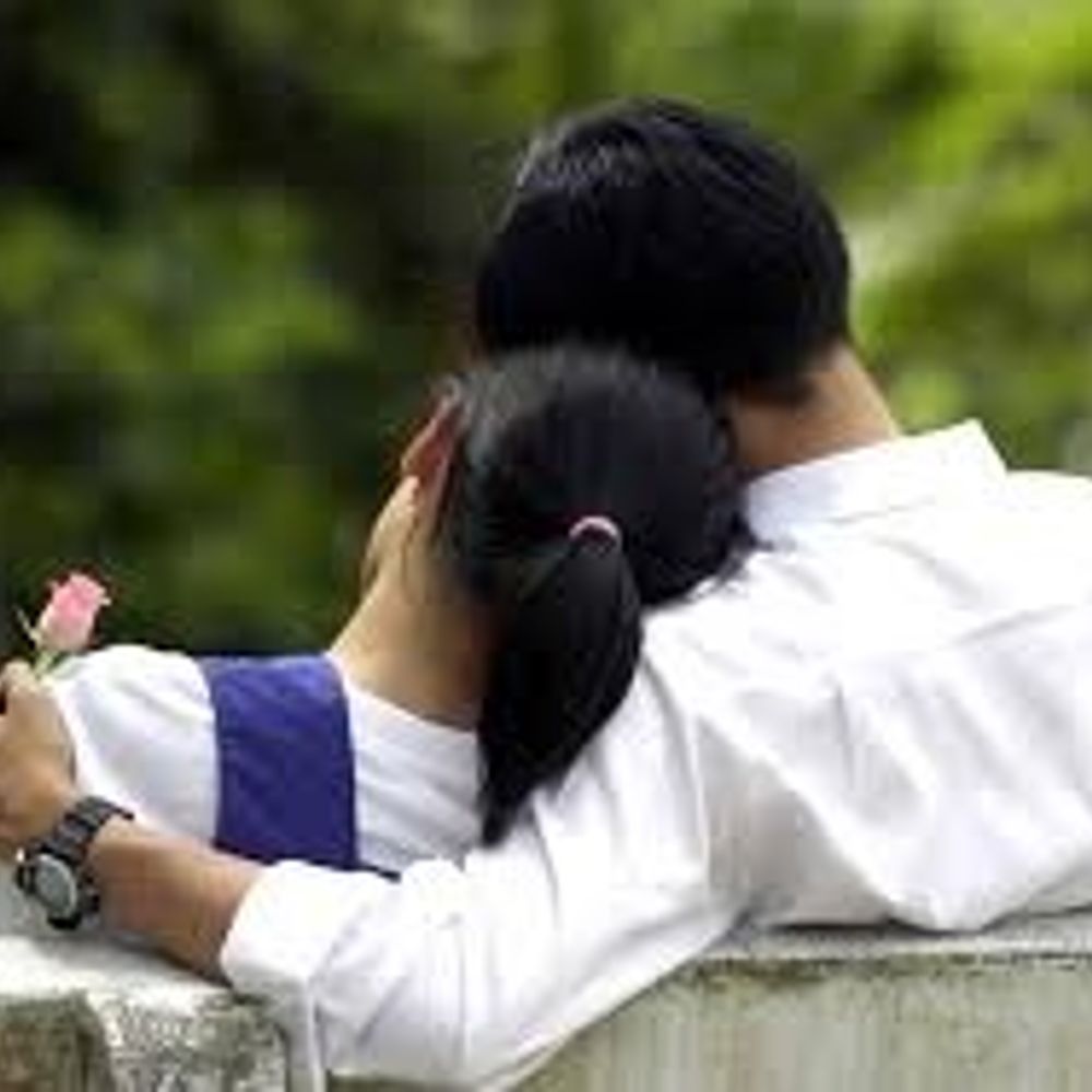 સ્કૂલમાં પ્રેમ પ્રકરણમાં ફસાયેલી દીકરીને કાઉન્સેલિંગથી બચાવી:પરિવારે મોબાઈલની પાબંદી લાદતા સહેલીના ફોનથી બોયફ્રેન્ડ સાથે વાત શરૂ રાખી, આખરે અભયમે ખોટા આકર્ષણમાંથી ઉગારી