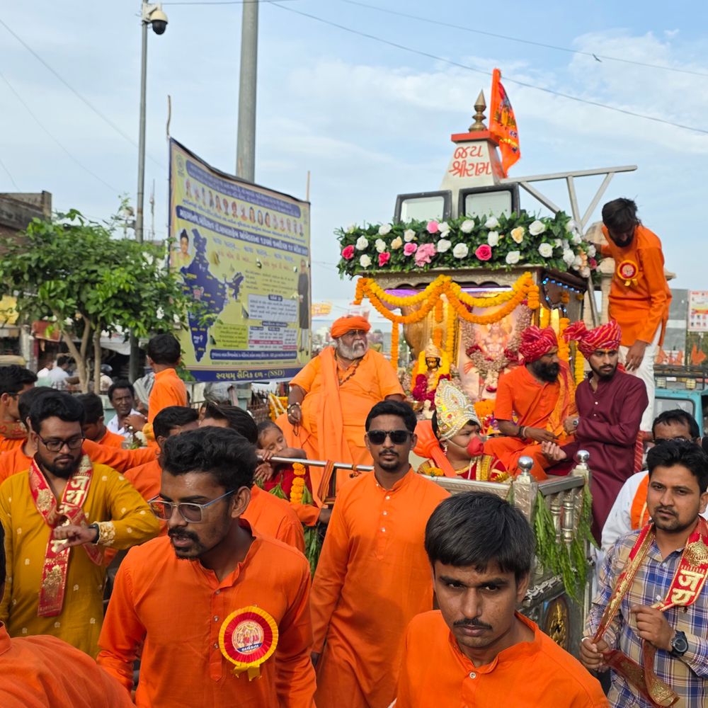 પાટણમાં હનુમાન જયંતી નિમિત્તે ભવ્ય શોભાયાત્રા નીકળી:ડીજેના તાલે ભક્તો ઉત્સાહભેર જોડાયા, વિવિધ ધાર્મિક કાર્યક્રમો યોજાયા