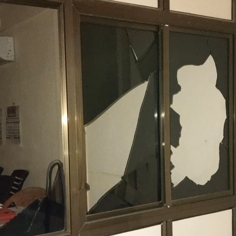 શંખેશ્વરમાં વકીલની ઓફિસમાં ચોરી અને તોડફોડ:કારના કાચ પણ તોડ્યા, આરોપીને રોકવાનો પ્રયાસ કરનાર વકીલના મિત્રને મારી નખવાની ધમકી; ગુનો નોંધાયો