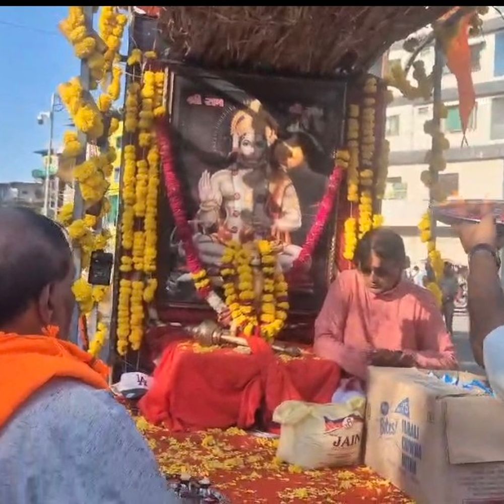 ભરૂચમાં હનુમાન જન્મોત્સવ: 108 ચલિત હનુમાન ચાલીસા શોભાયાત્રા:ભક્તિમય વાતાવરણ, પ્રાચીન મંદિરોની સુરક્ષાનો સંદેશ