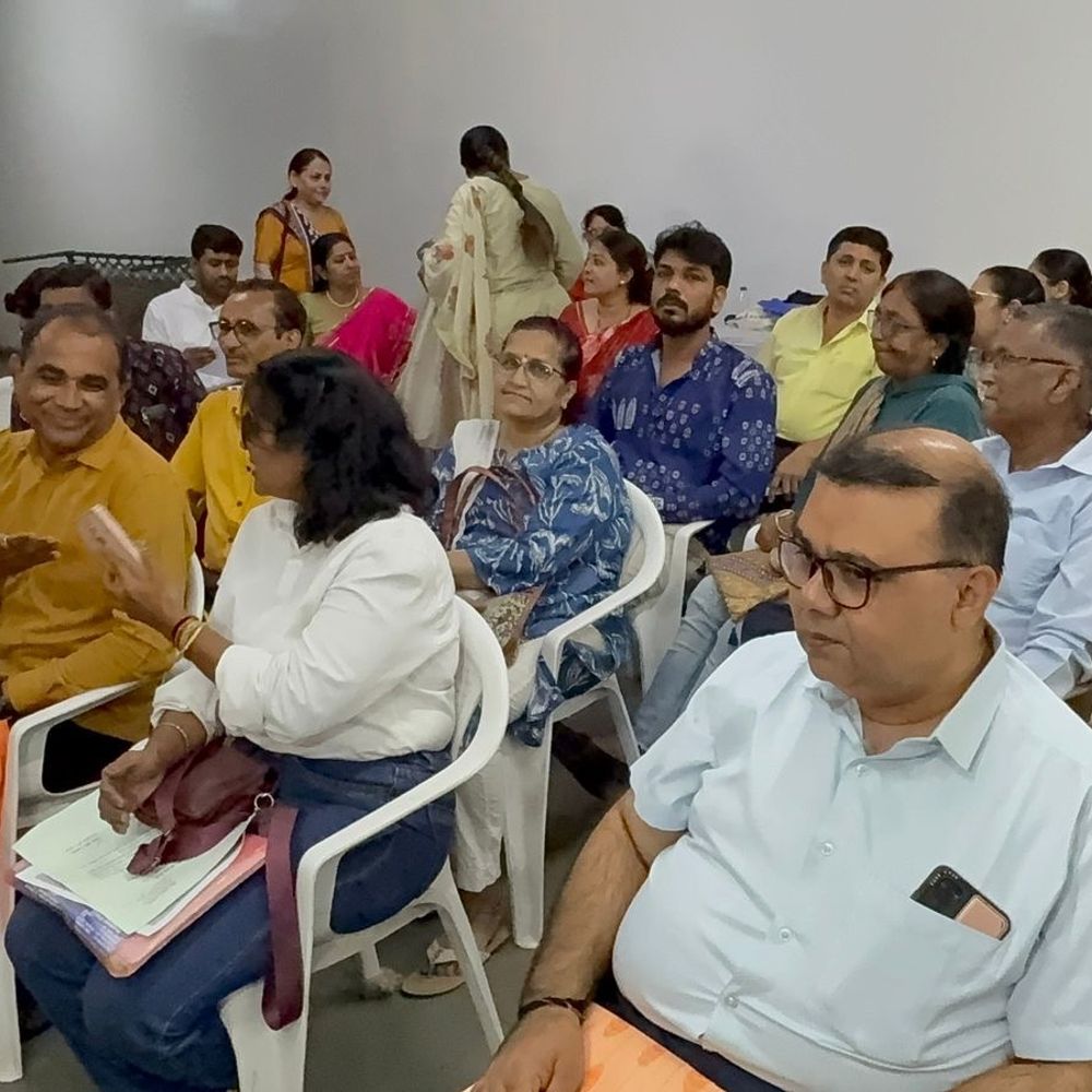 સુરત મનપા ઇલેક્શન ‘ડે-2‘:હર્ષ સંઘવીના વોર્ડમાં ટિકિટ માટે 'મહાભારત', એક બેઠક માટે લાઈન લાગી; બે દિવસમાં 1580 દાવેદારો મેદાને