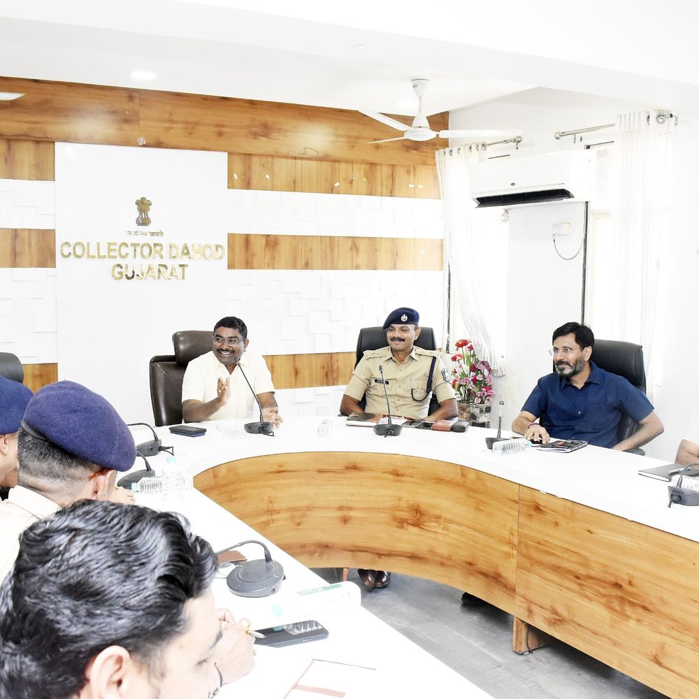 દાહોદમાં સ્થાનિક સ્વરાજ્યની ચૂંટણીની તૈયારીઓ શરૂ:આચારસંહિતા, EVM અને મતદાન જાગૃતિ માટે નોડલ અધિકારીઓને જવાબદારી