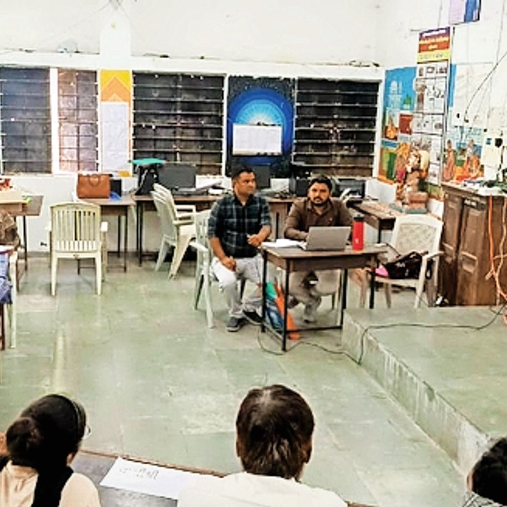 બોર્ડ પરીક્ષામાં 36 વિદ્યાર્થીઓની ગેરરીતિ:ચોરી કરનારા વિદ્યાર્થીઓએ કહ્યું, મેં તો ફક્ત 2 ગુણનું‎ લખ્યું હતું, હું નહીં મારો બાજુવાળો કાપલી લાવ્યો હતો!‎