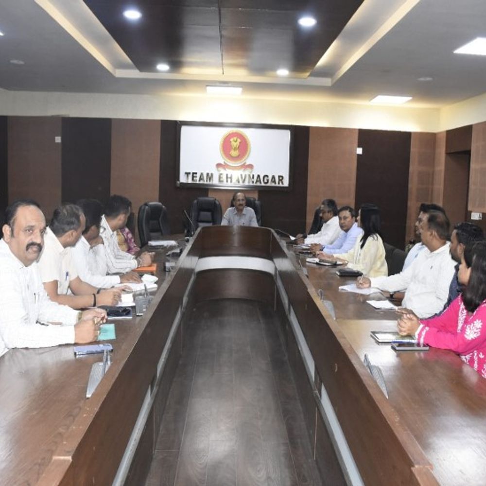 સ્થાનિક સ્વરાજ્યની ચૂંટણીઓની તૈયારીઓ તેજ:આચાર સંહિતાના કડક અમલ પર ભાર, નોડલ અધિકારીઓ સાથે સમીક્ષા બેઠક