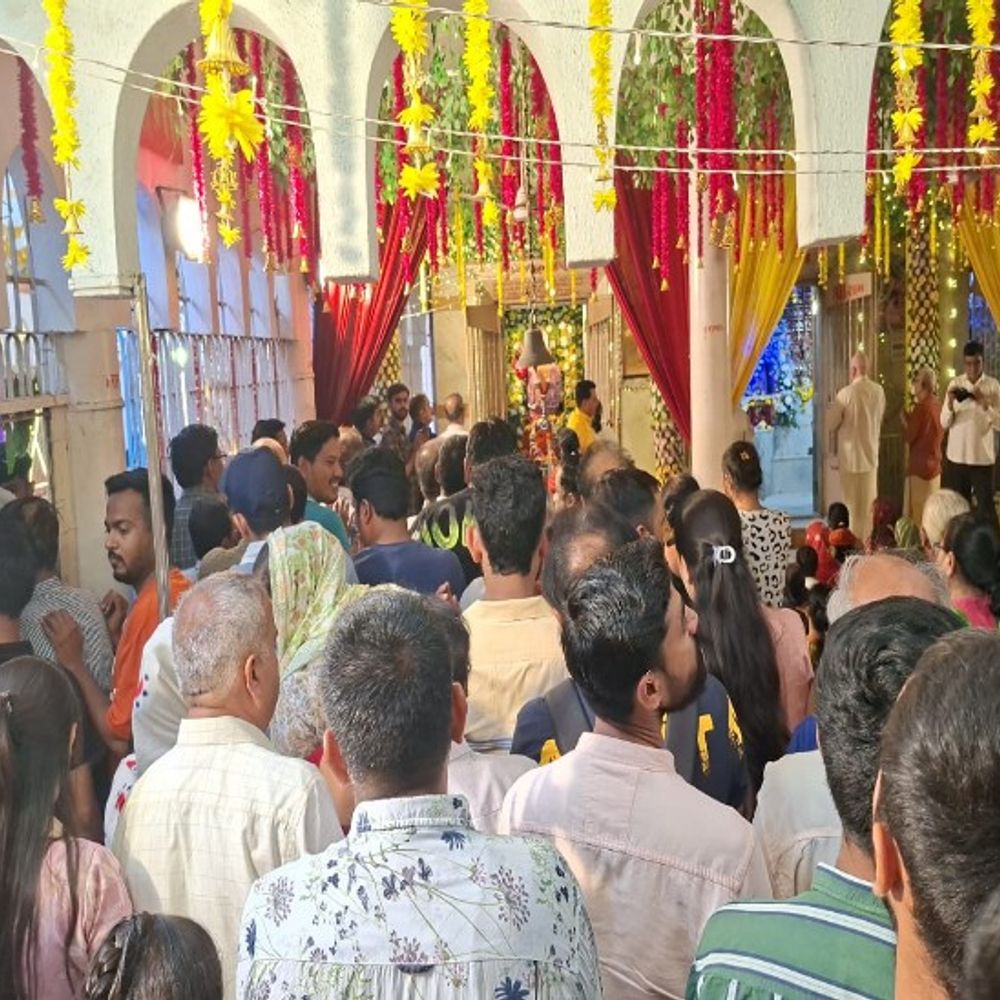 હનુમાન જયંતીની ઠેરઠેર ભવ્ય ઉજવણી:શહેરના ગોળીબાર હનુમાનજી મંદિર તથા ઝાંઝરીયા હનુમાનજી મંદિરોમાં ભાવિકોની ભારે ભીડ, સાંજે 150થી વધુ વાનર સેનાની શોભાયાત્રા નીકળશે