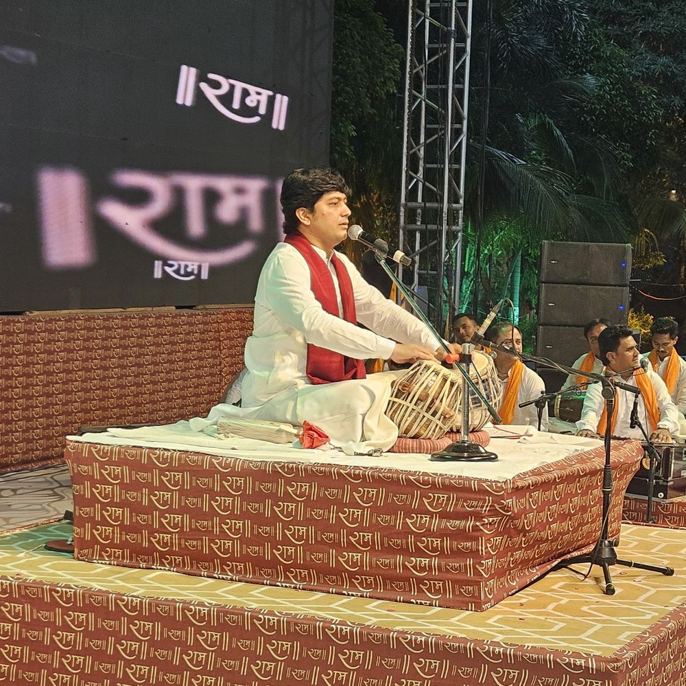 અમદાવાદમાં 15,000 ભક્તોનો સુંદરકાંડ મહાપાઠ:ભાટ ગામના રાધે ફાર્મમાં ધવલકુમારની નિશ્રામાં ગૌપૂજન અને મહાપ્રસાદ સાથે ભક્તિમય મહોત્સવ