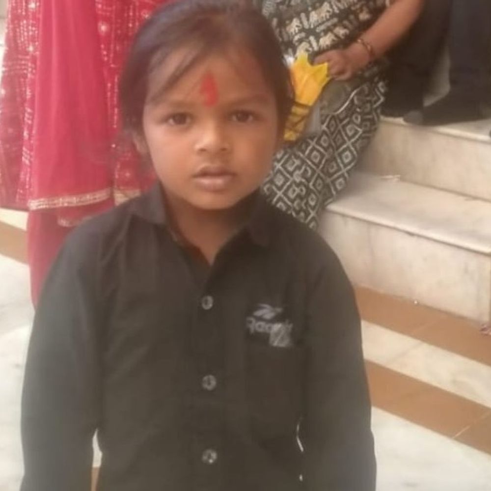 કારચાલકની બેદરકારીએ 7 વર્ષીય માસૂમનો જીવ લીધો:રોડ ક્રોસ કરતા 'કિસ્મત'ને પૂરપાટ ઝડપે આવતી કારે ઉડાવ્યો, ડોક્ટરે મૃત જાહેર કર્યો