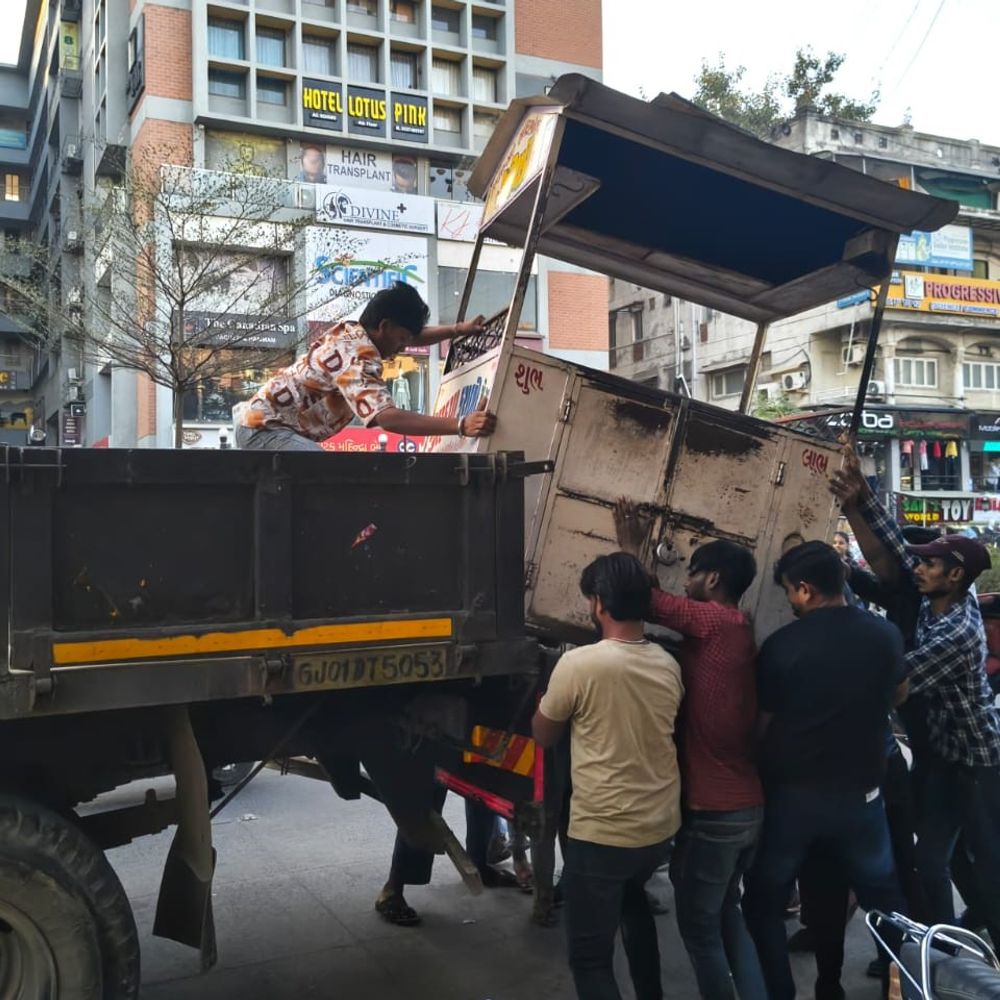 ફરી એકવાર JETની કામગીરી શરૂ થશે:અમદાવાદમાં ટ્રાફિક અને દબાણો દૂર કરવા મુદ્દે જાગૃતિ માટે AMC અને પોલીસની સંયુક્ત ડ્રાઇવ થશે