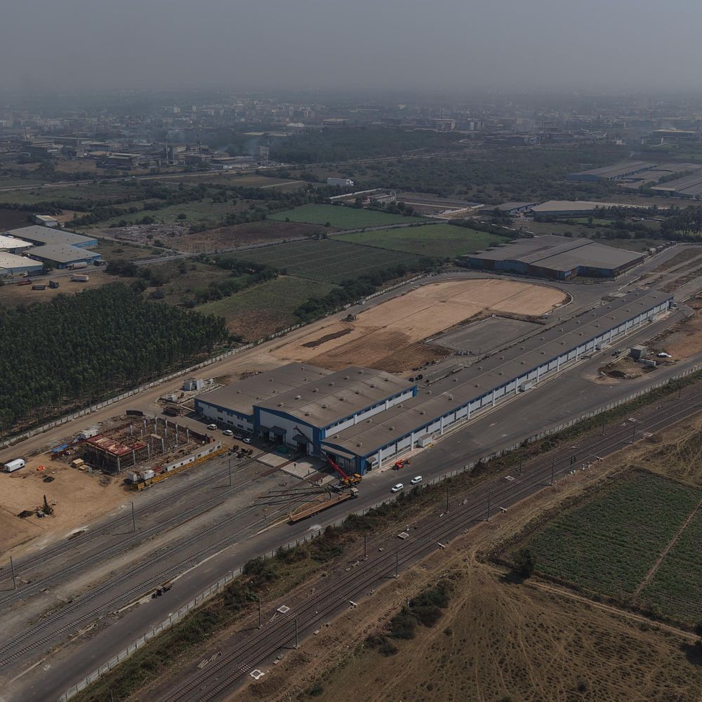 સુરતમાં થશે બુલેટ ટ્રેનોનું રિપેરિંગ:સ્ટેશનથી માત્ર 2 કિમી દૂર 27 હેક્ટરમાં બની રહ્યો છે ‘રોલિંગ સ્ટોક ડેપો’; અત્યાધુનિક સાધનોથી હશે સજ્જ