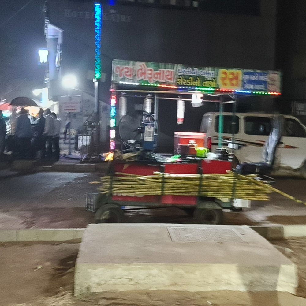 મનપાની ફોર્મલ્ટીથી દબાણકર્તાઓ બેફામ:ભાઈજીપુરામાં મેગા દબાણ હટાવ ઝુંબેશમાં ફરી એકવાર સરકારી મશીનરીનો વેડફાટ, ગણતરીના કલાકમાં સ્થિતિ જૈસે થે