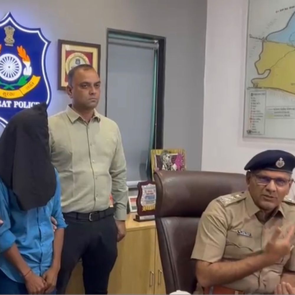 પાંડેસરામાં 6 વર્ષની બાળકીના અપહરણનો ભેદ ઉકેલાયો:22 વર્ષીય આરોપી ચોકલેટની લાલચ આપી બાળકીને અવાવરુ જગ્યાએ લઈ ગયો, પોલીસે 45 સીસીટીવી ચેક કરી માસૂમને બચાવી