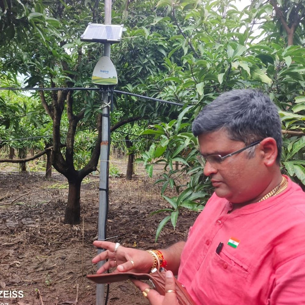 વાલોડના ખેડૂતનો ખેતીમાં પણ AI નો ઉપયોગ:પાકમાં સંભવિત રોગ, હવામાં ભેજ, વાતાવરણની આગોતરી જાણકારી