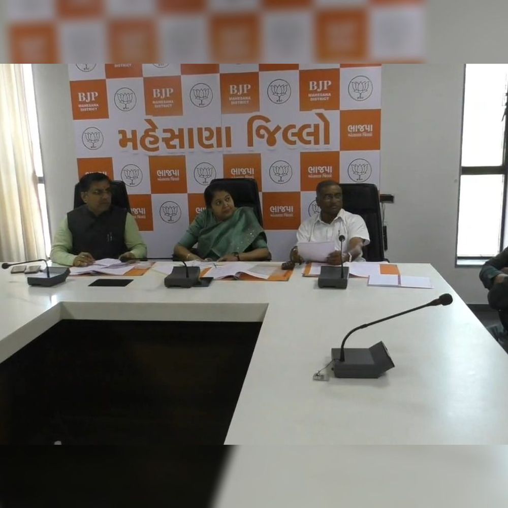 ભાજપમાં રાત્રે 2:30 સુધી સેન્સ લેવાઇ:મનપાની 52 બેઠક માટે 425 દાવેદાર, બેઠક દીઠ 8એ ટિકિટ માગી