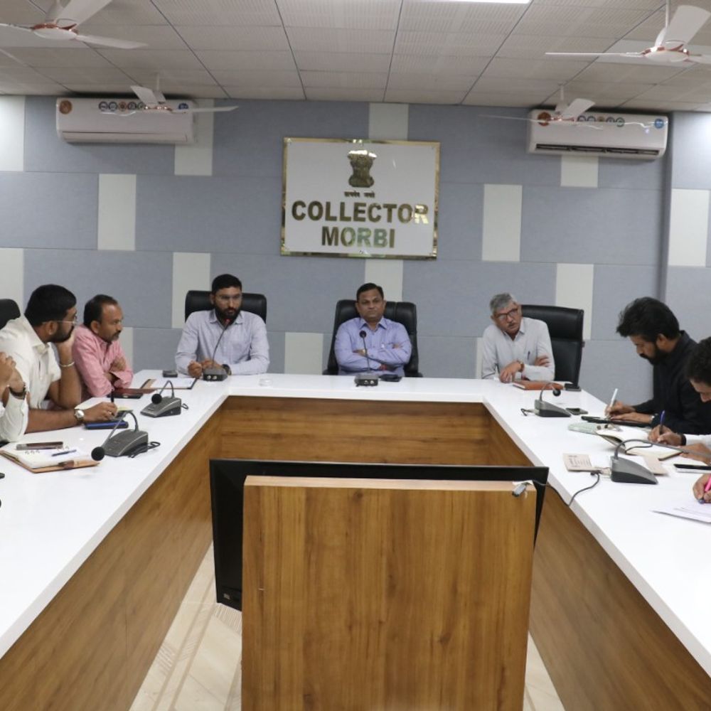 ચૂંટણીને લઈને તંત્ર સજ્જ:મોરબીમાં લોકશાહીના પર્વની તૈયારી તૈજ, વહીવટી તંત્ર ઇલેક્શન મોડમાં