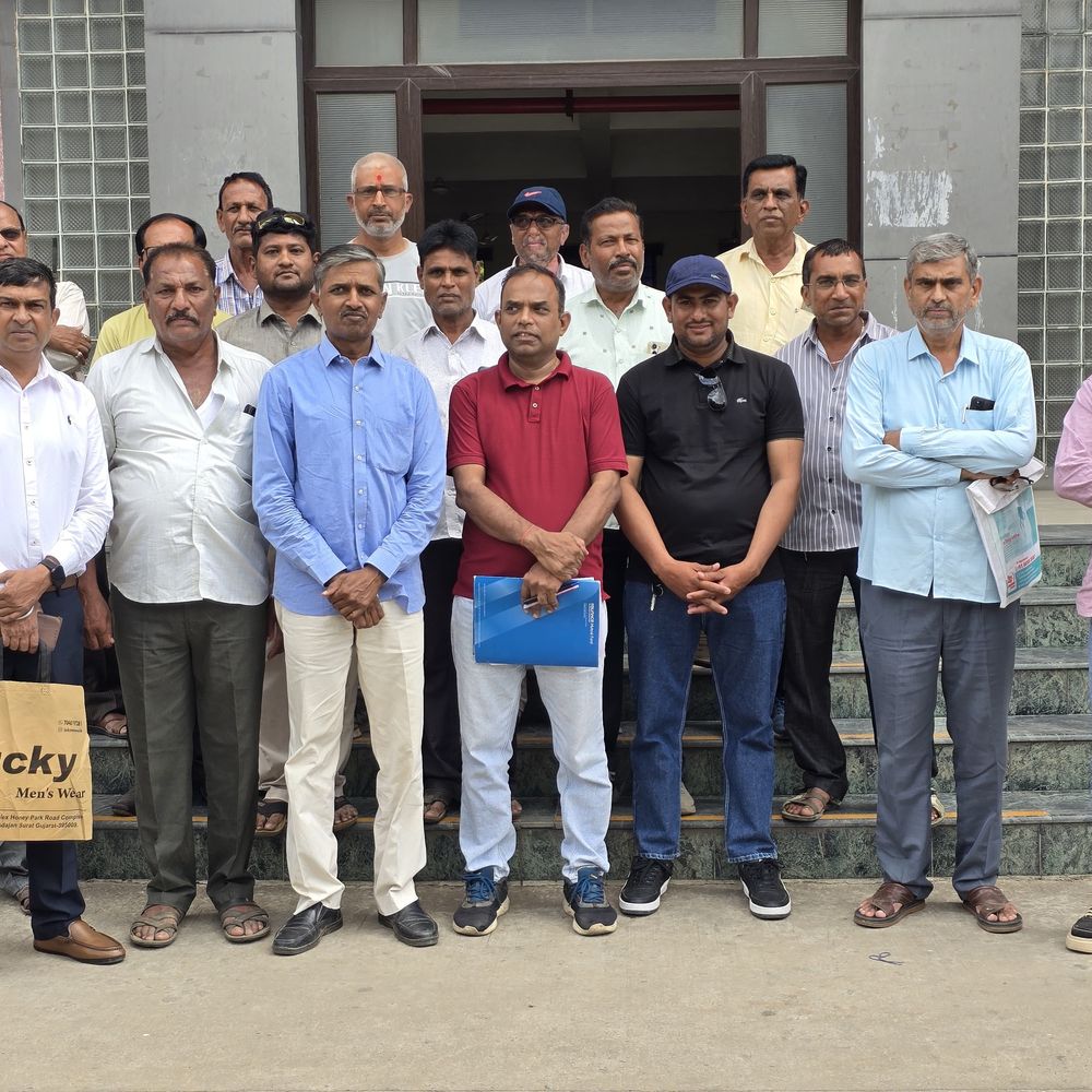 પાવરગ્રીડ પ્રોજેક્ટનો વિરોધ:અંકલેશ્વર અને હાંસોટના ખેડૂતોની કલેક્ટર કચેરીએ ઉગ્ર રજૂઆત, આંદોલનની ચીમકી