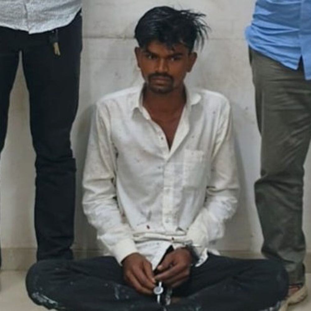 પોક્સોનો નાસતો આરોપી ઝડપાયો:​જૂનાગઢમાં દુષ્કર્મના ગુનામાં નાસતો ફરતો શખ્સ બનાસકાંઠાથી ઝડપાયો, પેરોલ ફર્લો સ્કવોડનો સપાટો,