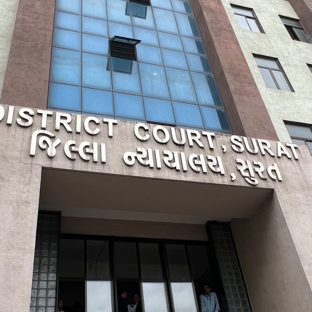આત્મહત્યા દુષ્પ્રેરણા અને લાંચ કેસમાં આરોપીઓ નિર્દોષ:જ્યારે અકસ્માત કેસમાં બાઈક સવારને જેલમાં ધકેલાયો, સુરત વિવિધ અદાલતો દ્વારા ત્રણ મહત્વના ચુકાદા