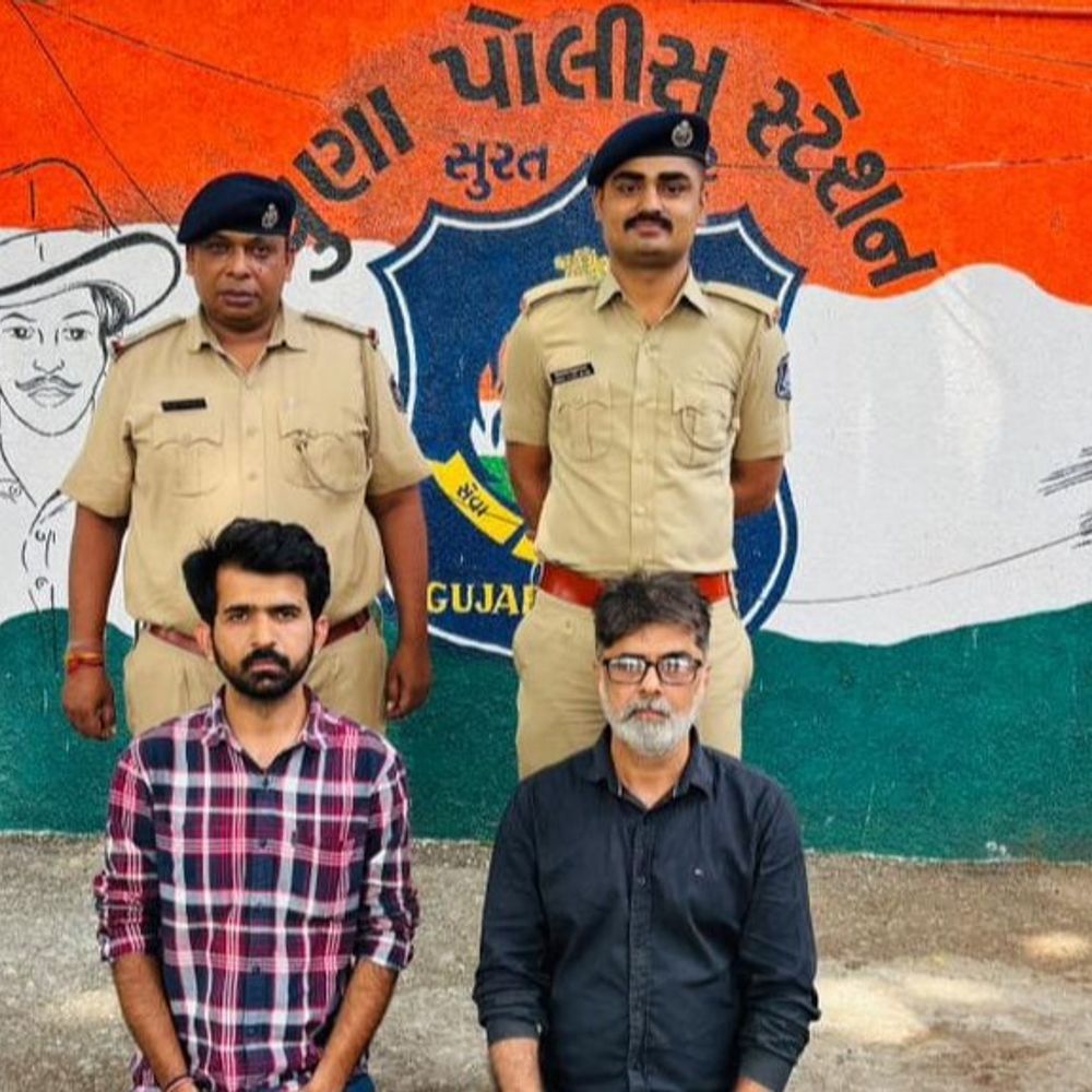 છેતરપિંડી કરનાર પિતા-પુત્રની જોડી ઝડપાઈ:અજાણી લિંક મોકલી મોબાઈલ હેક કરનાર સાયબર ઠગોની ટોળકી ઝડપાઈ, 69 ફરિયાદોનો ખુલાસો