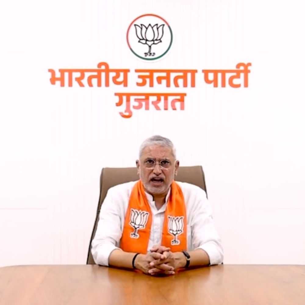 ખડગેના “ગુજરાતીઓ અભણ” નિવેદનથી રાજકીય ગરમાવો:ભાજપના પ્રહાર, ગુજરાતમાં ચૂંટણી સમયે જ કોંગ્રેસ ઘેરાઈ