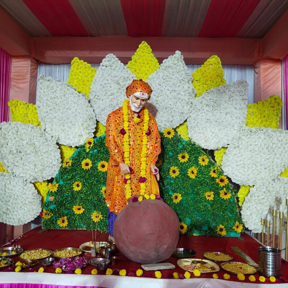 વડોદરાના આજવા રોડ પર સાંઈબાબા મહાઆરતી:જાધવ અમી શ્રદ્ધા યુવક મંડળ દ્વારા મહાપ્રસાદનું આયોજન