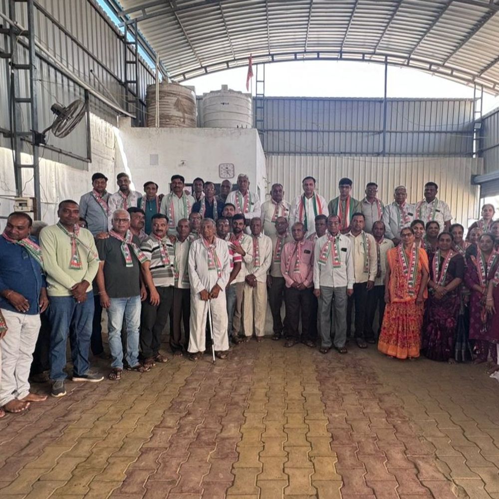 મોડાસામાં 200થી વધુ કચ્છી પાટીદારો કોંગ્રેસમાં જોડાયા:ભાજપનો સાથ છોડી યુવાનો-મહિલાઓએ કોંગ્રેસનો ખેસ ધારણ કર્યો