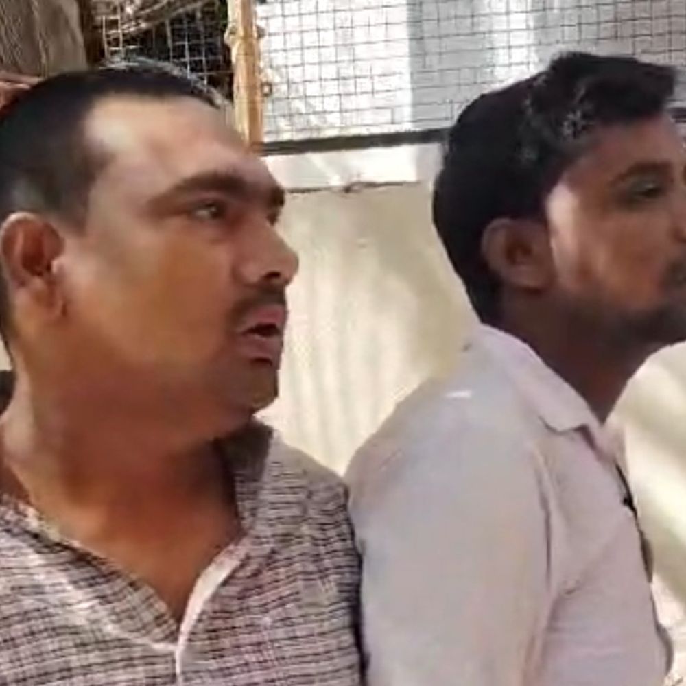 પાટણમાં વૃદ્ધાની સોનાની બંગડીઓમાંથી સોનું ગાયબ:જયવીરનગર સોસાયટીમાં 2 તોલાની બંગડીઓમાંથી અડધા તોલા સોનાની ઠગાઈ, બે શખસ સામે ફરિયાદ